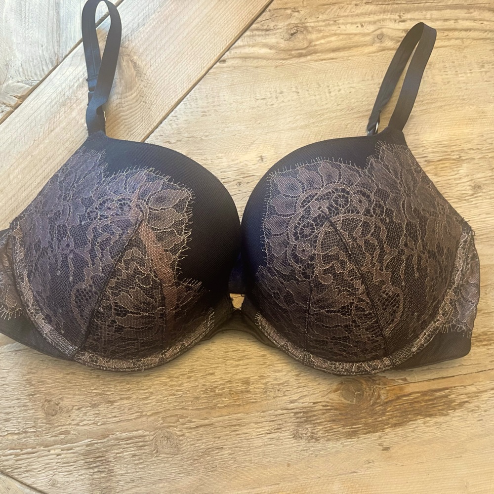 Victoria’s Secret Push-up Bra, Size 36D, black with pinkish / silvery lace.